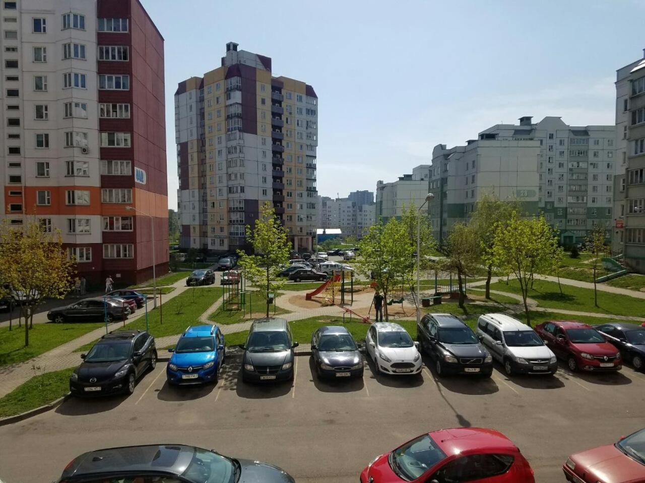 Apartment On Metro Mihalova Minsk Extérieur photo