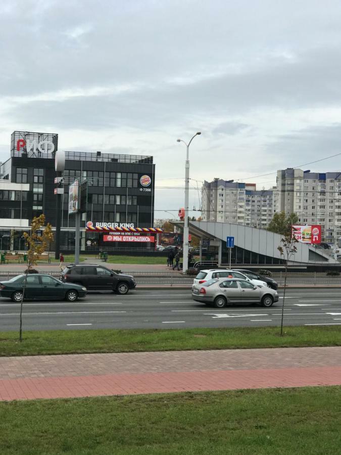 Apartment On Metro Mihalova Minsk Extérieur photo